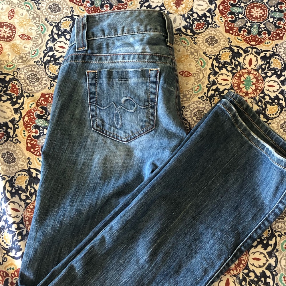Guess low-rise bootcut Jeans size 26